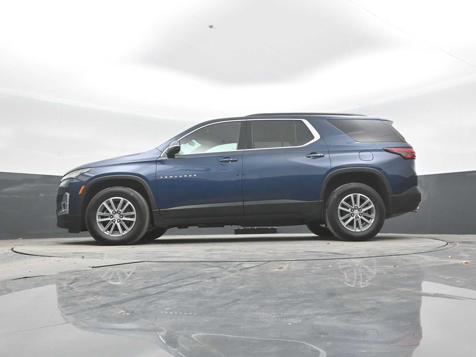 Used 2023 Chevrolet Traverse LT AWD/4WD image 41