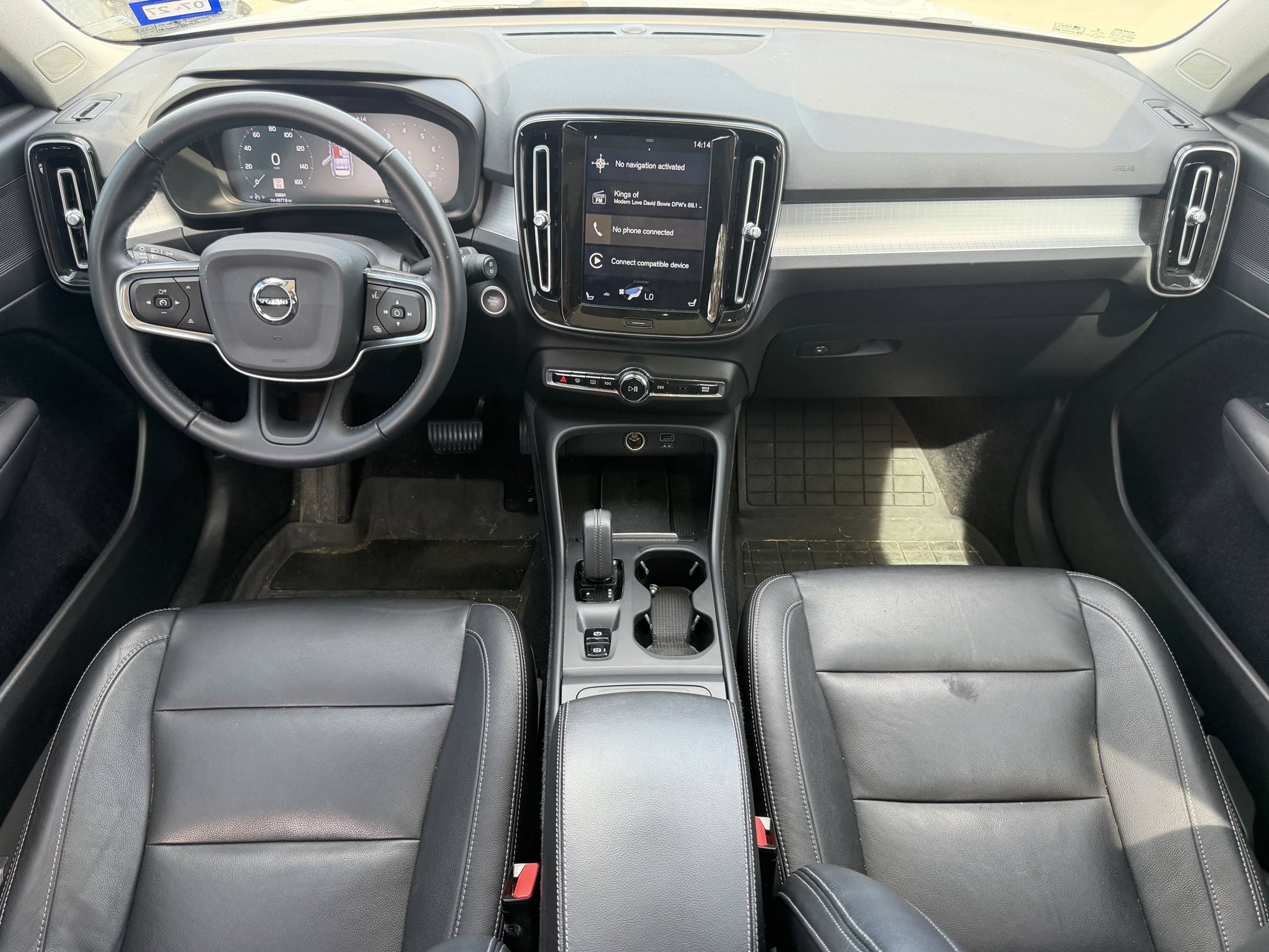 Used 2020 Volvo XC40 T5 Momentum w/ Protection Package Premier AWD/4WD image 11