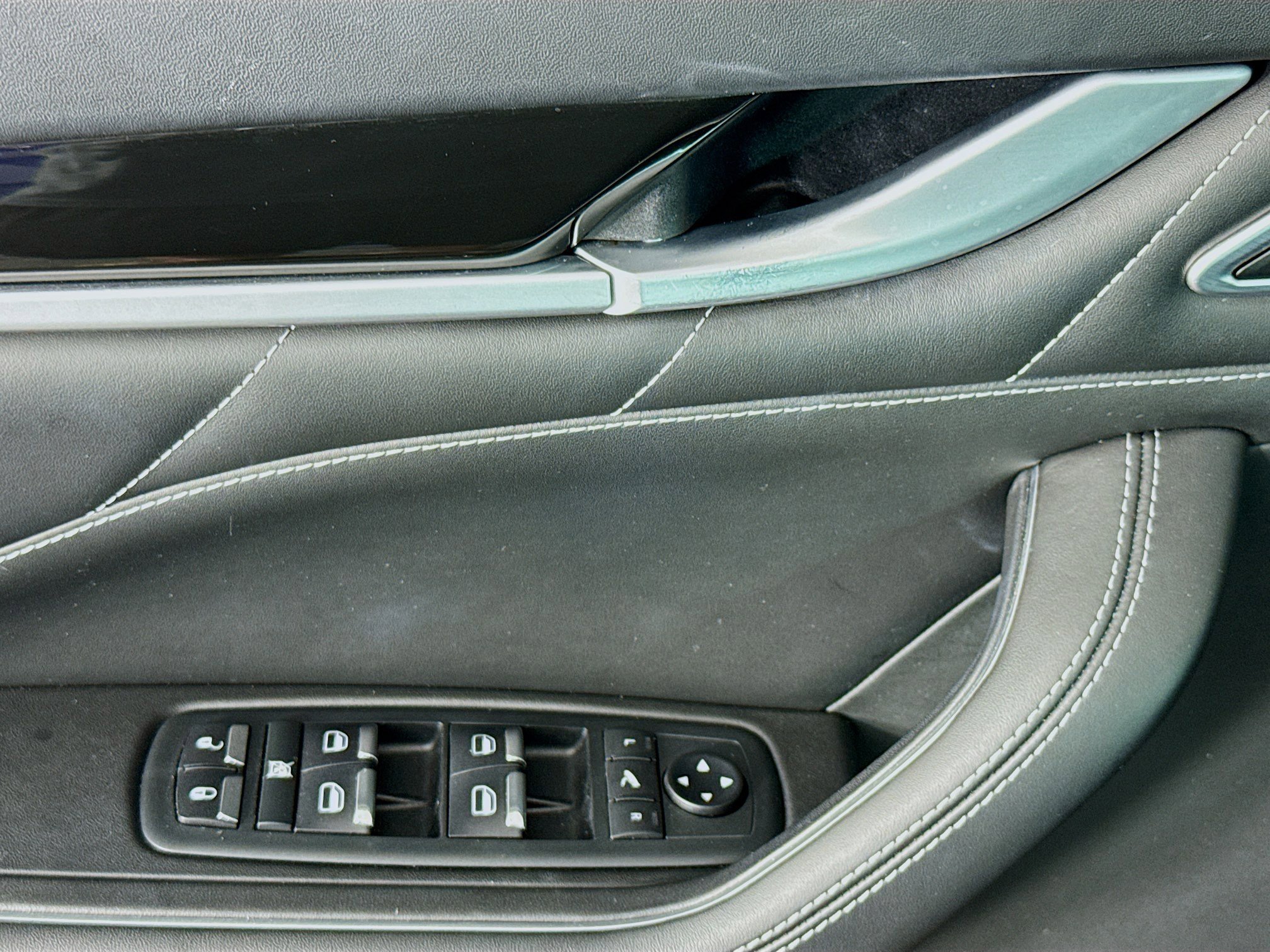 Used 2021 Maserati Levante image 23