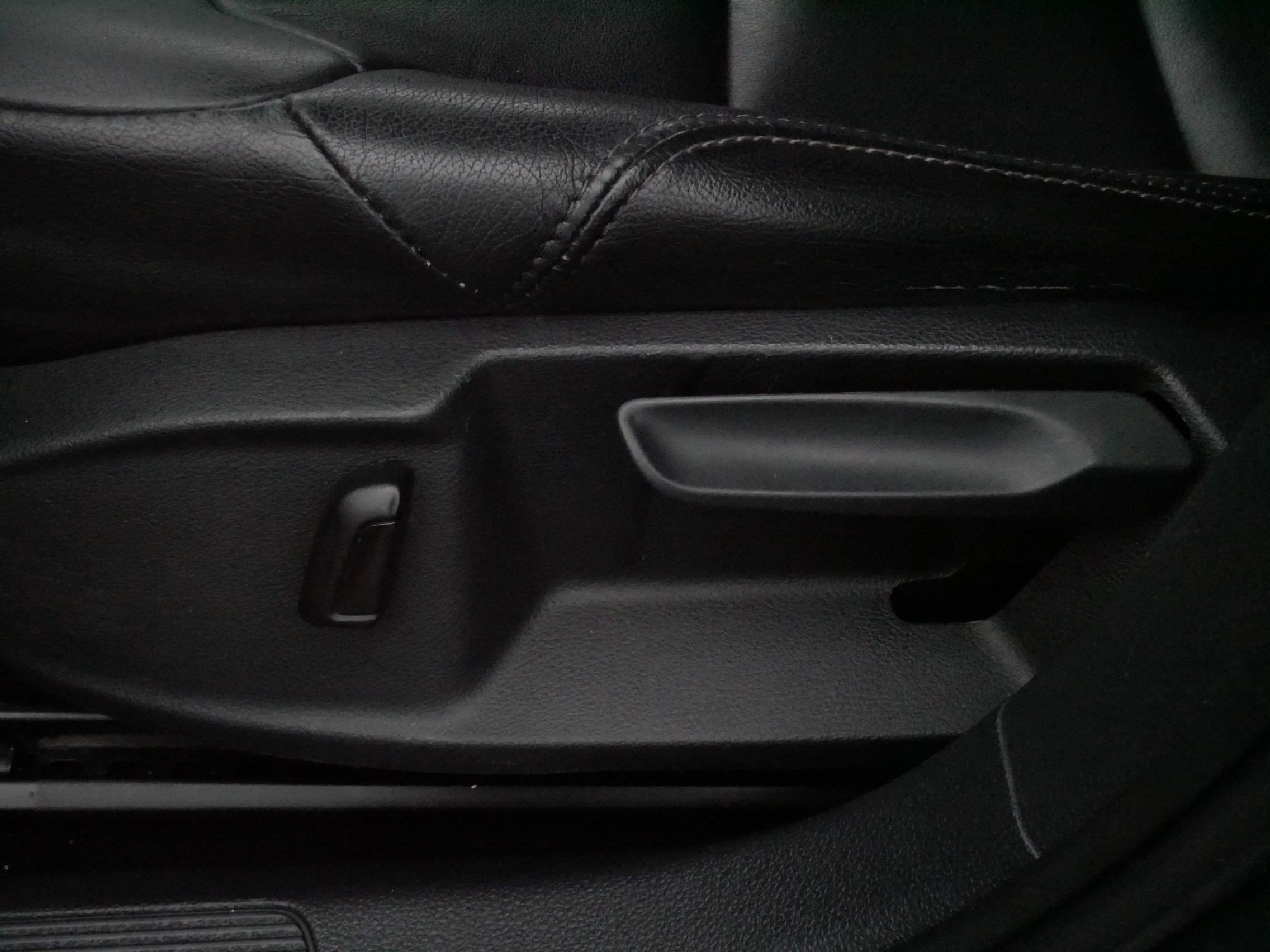 Used 2019 Volkswagen e-Golf SE w/ Driver Assistance Package image 19