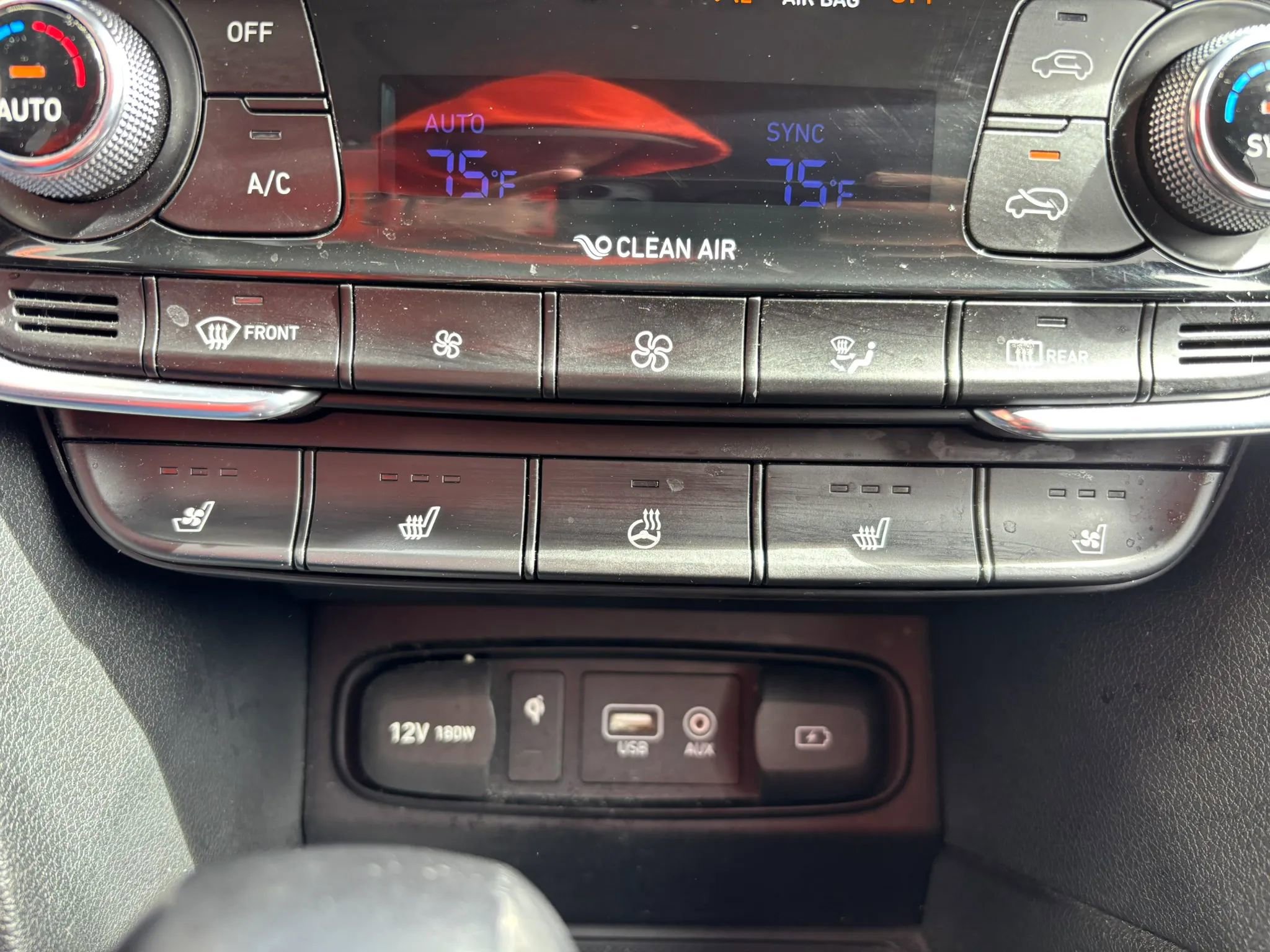Used 2019 Hyundai Santa Fe Limited w/ Cargo Package image 24