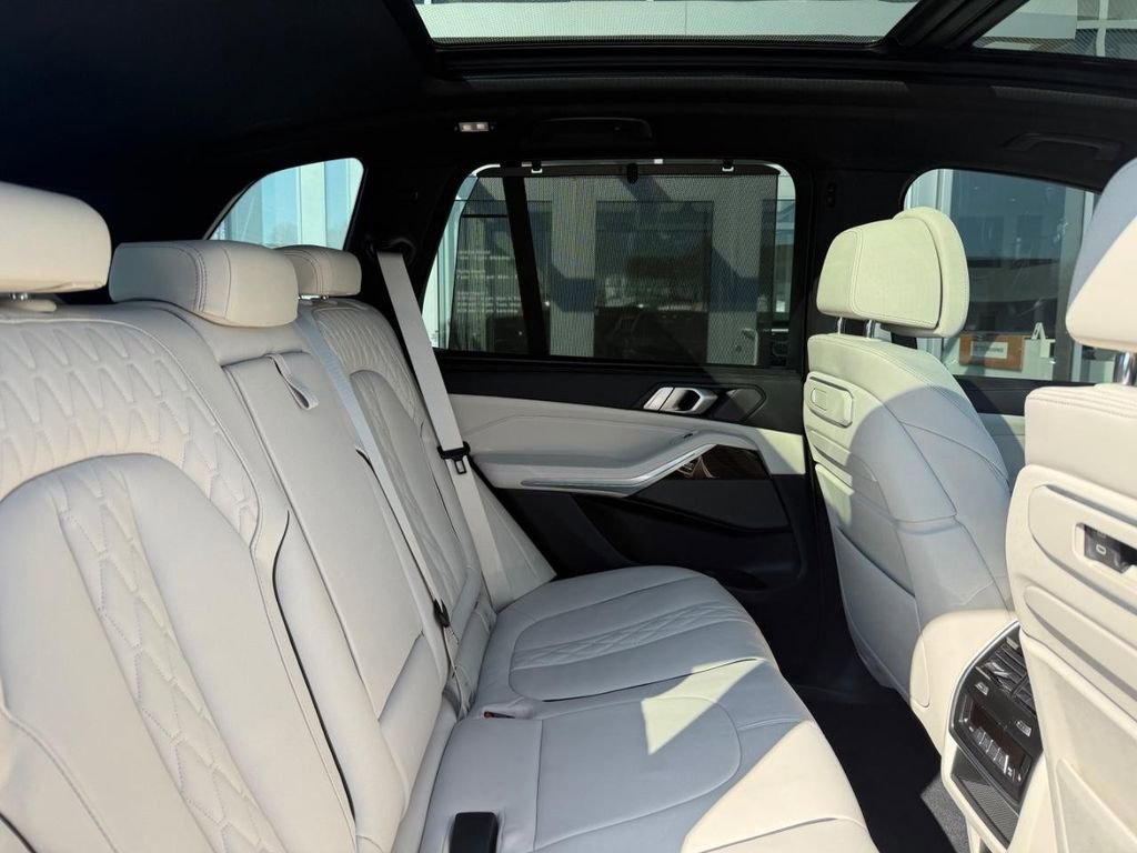 Used 2025 BMW X5 xDrive50e w/ Executive Package AWD/4WD image 20