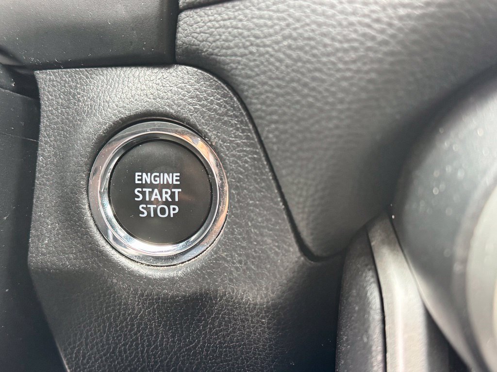 Used 2025 Toyota RAV4 XLE FWD image 18