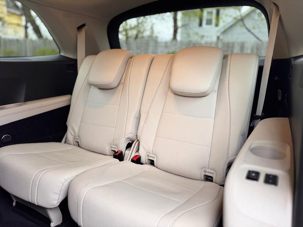 Used 2022 Mercedes-Benz GLS 450 4MATIC image 25