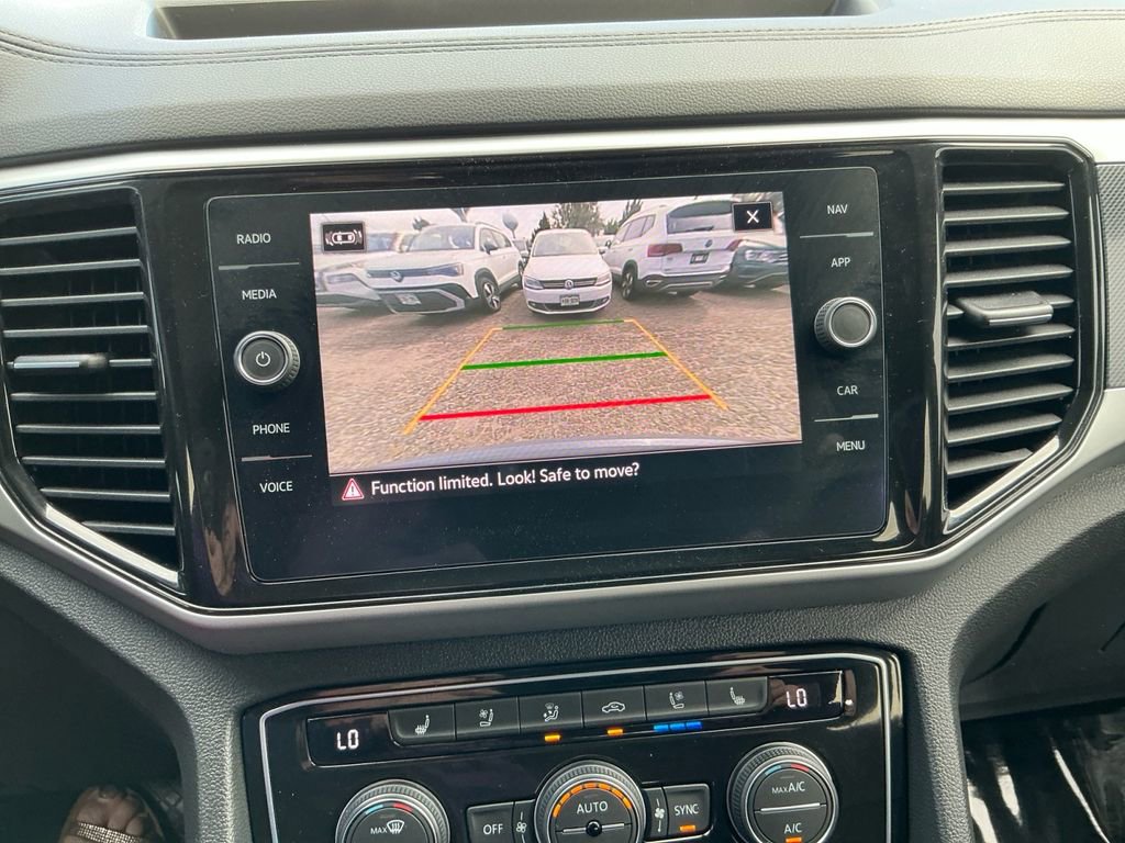 Used 2021 Volkswagen Atlas Cross Sport SEL Premium image 18