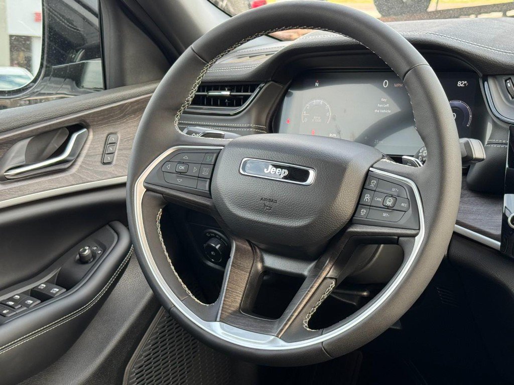 New 2027 Jeep Grand Cherokee L Limited AWD/4WD image 10