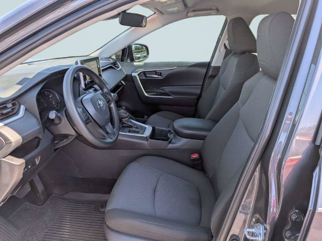 Used 2025 Toyota RAV4 XLE FWD image 19
