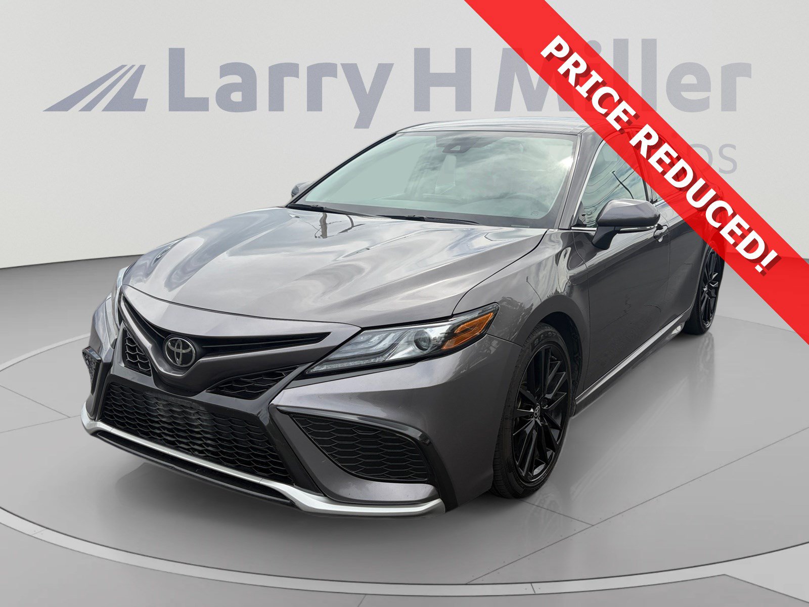 Used 2024 Toyota Camry XSE FWD image 1