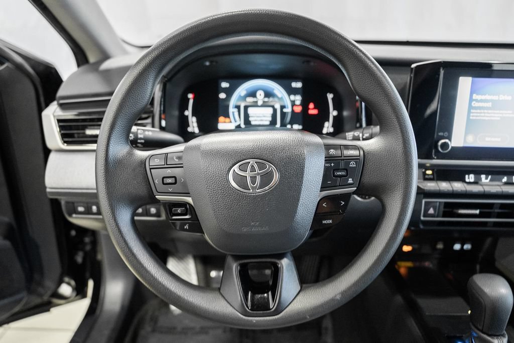 Used 2025 Toyota Camry LE FWD image 25