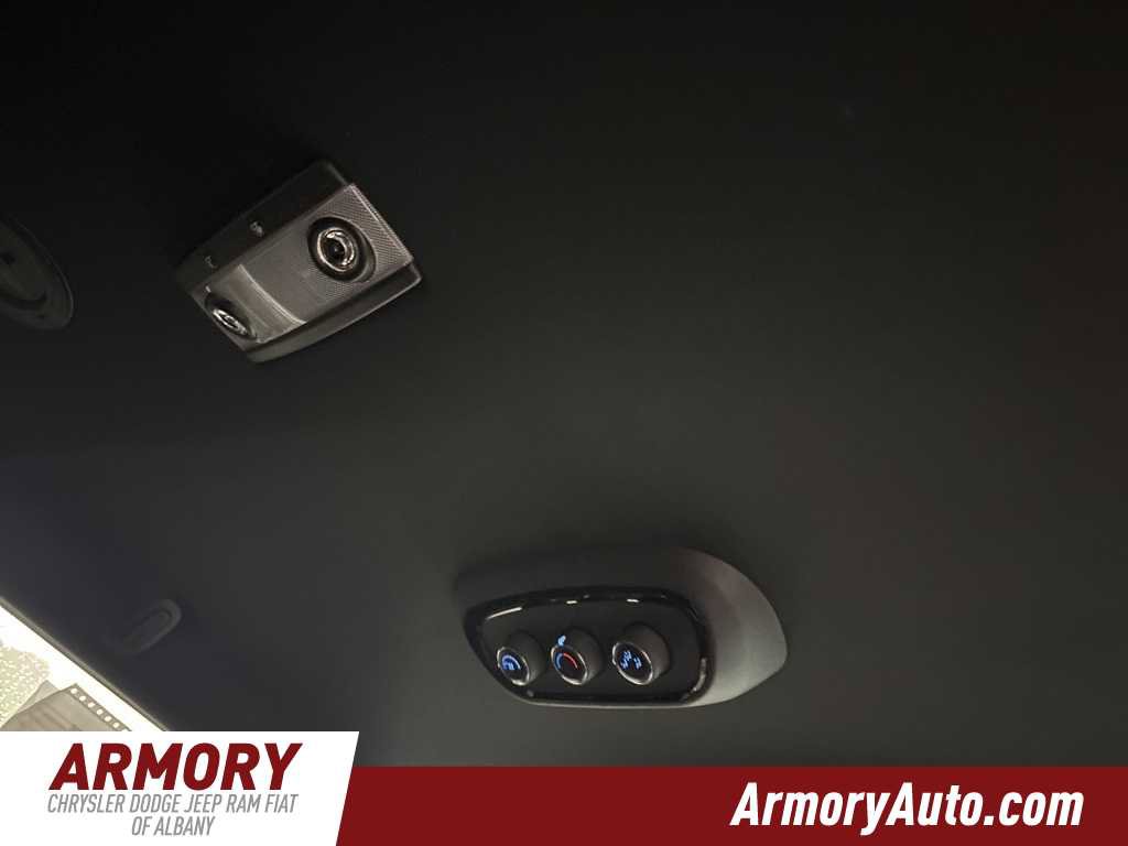 Used 2025 Dodge Durango GT image 39