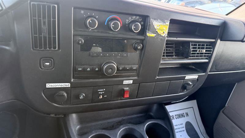 Used 2011 Chevrolet Express 2500 RWD image 17