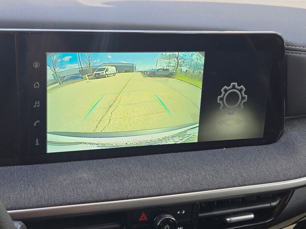 Used 2025 Nissan Kicks SV AWD/4WD image 26