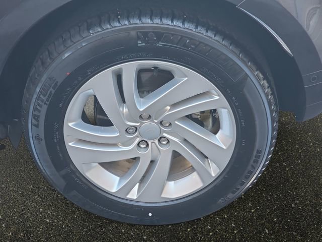 Used 2025 Land Rover Range Rover Evoque S AWD/4WD image 35