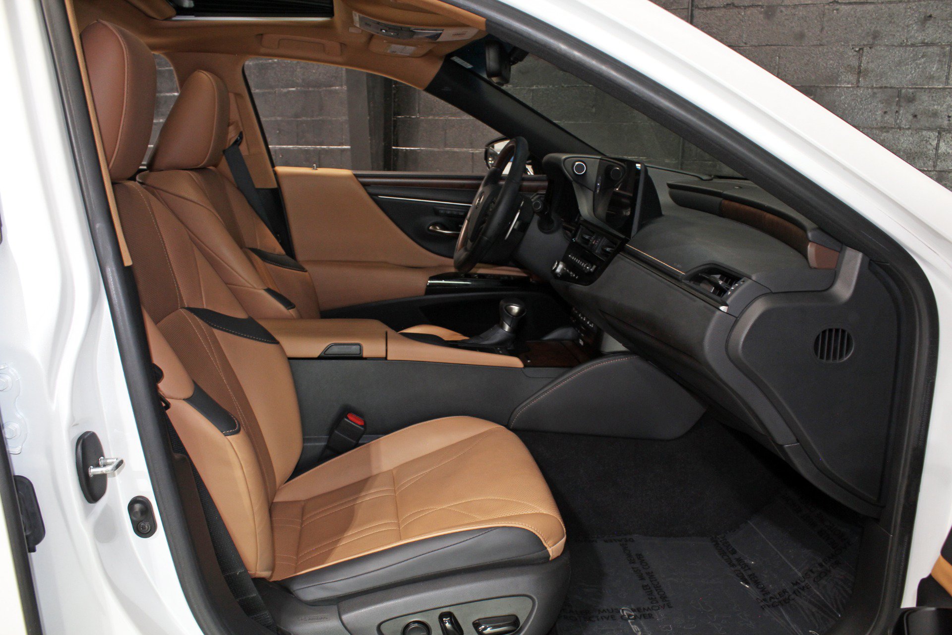Used 2022 Lexus ES 300h Ultra Luxury w/ Accessory Package 2 FWD image 49