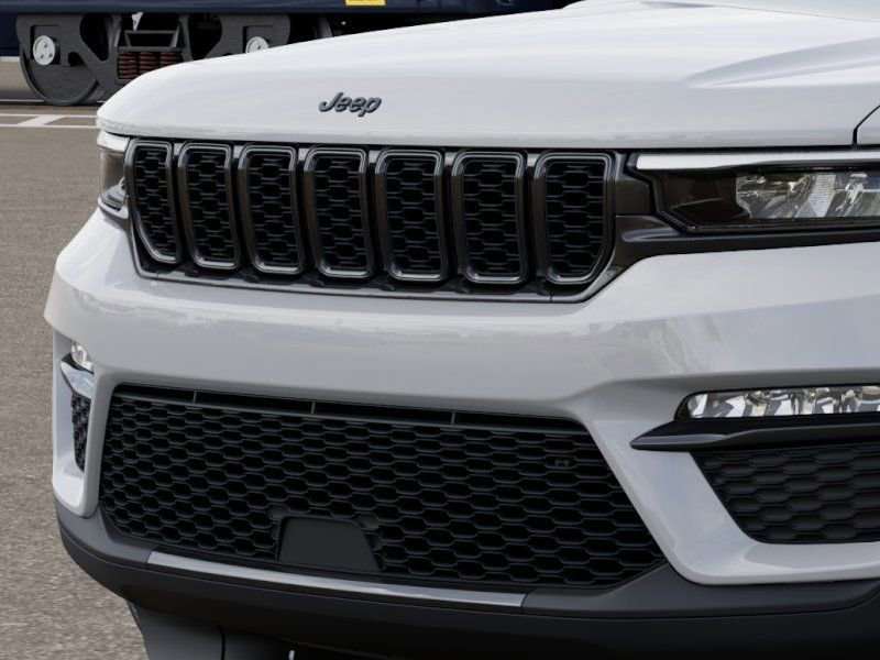 New 2025 Jeep Grand Cherokee Limited image 12