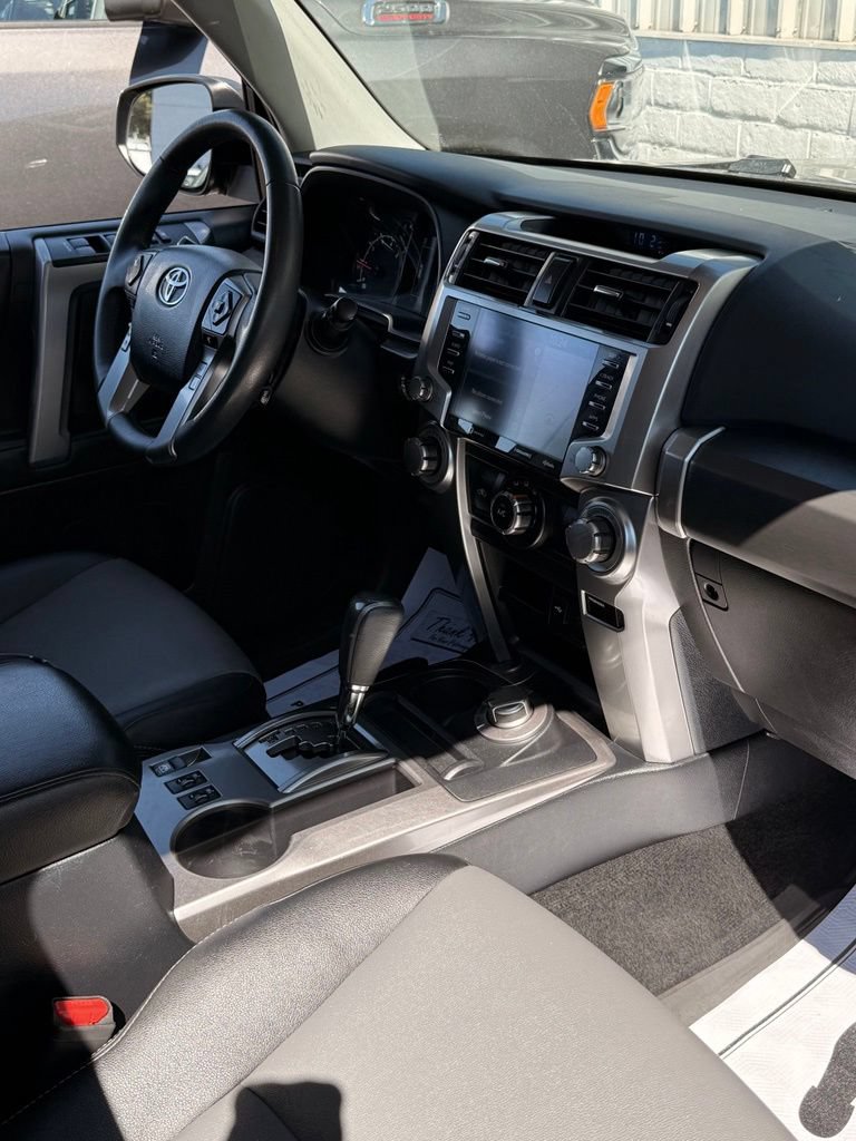 Used 2022 Toyota 4Runner SR5 Premium w/ Moonroof Package AWD/4WD image 17