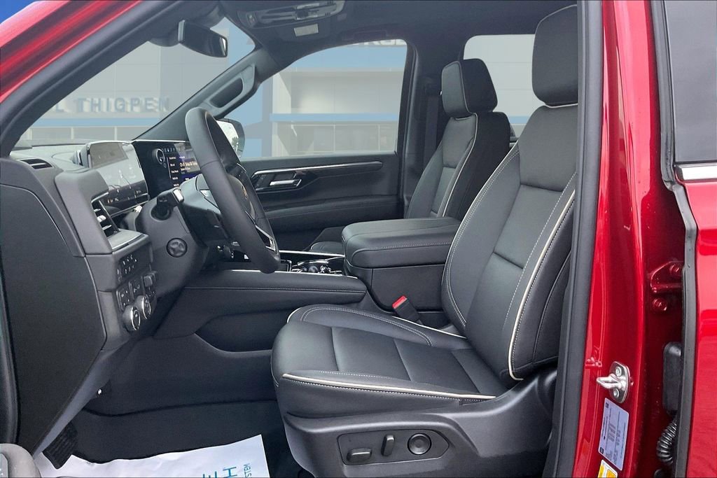 New 2025 Chevrolet Suburban Premier w/ Sun And Tow Package image 24
