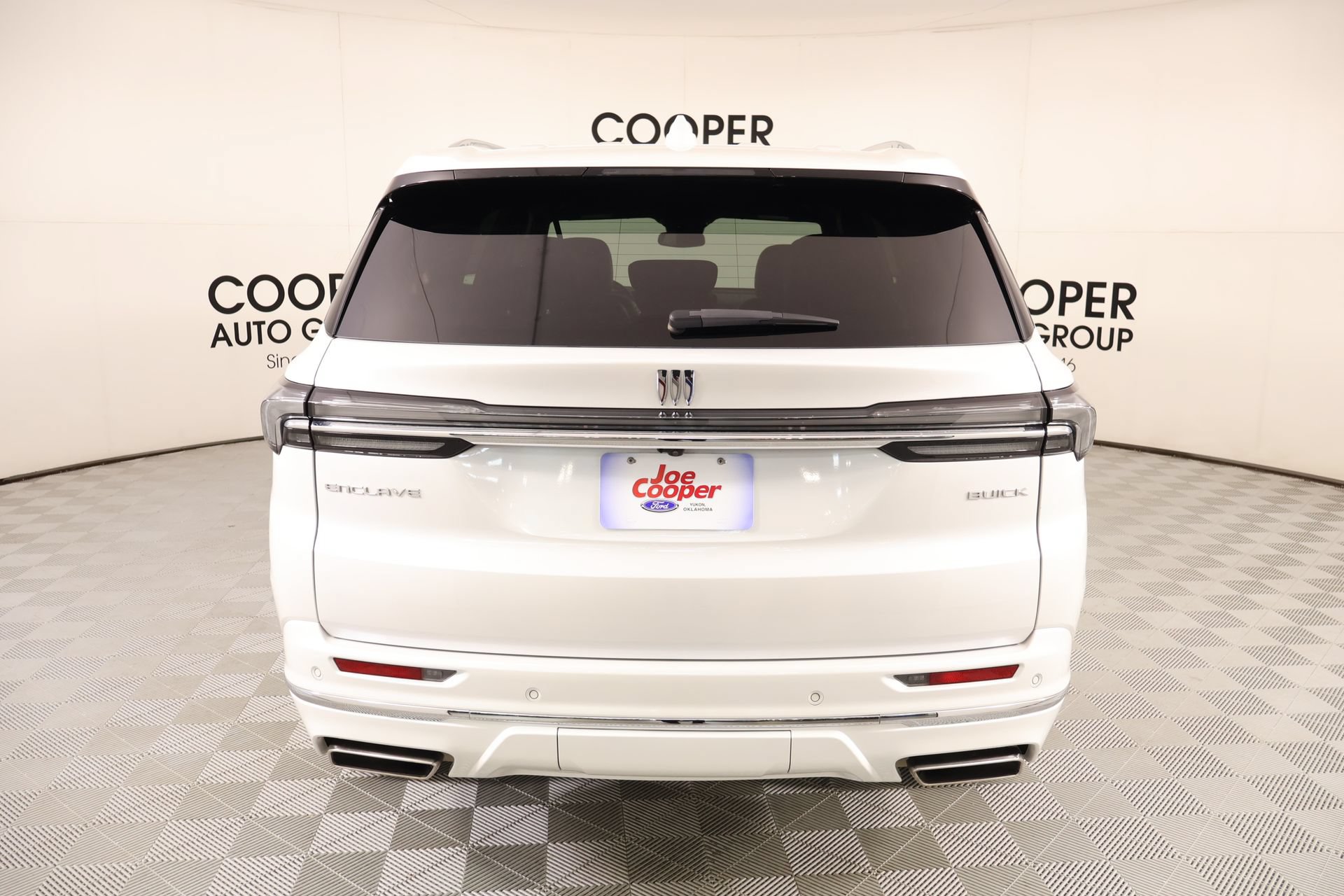 Used 2025 Buick Enclave Avenir FWD image 23