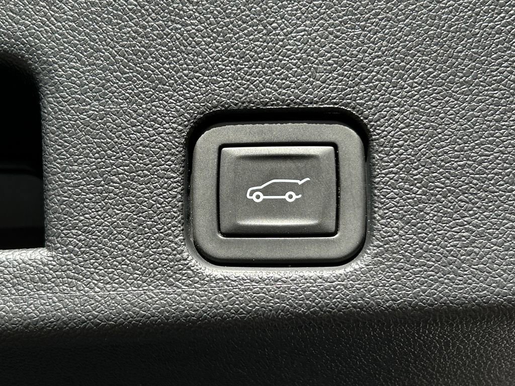 Used 2025 Buick Enclave Preferred image 24