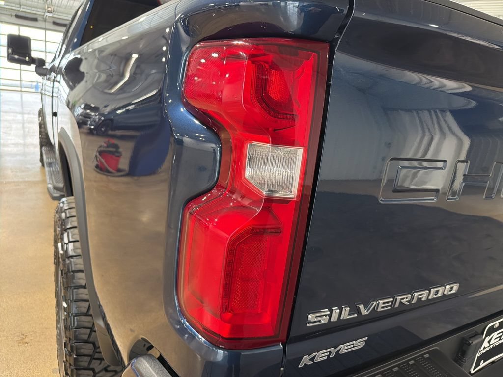 Used 2022 Chevrolet Silverado 3500 High Country w/ Z71 Off-Road Package AWD/4WD image 40