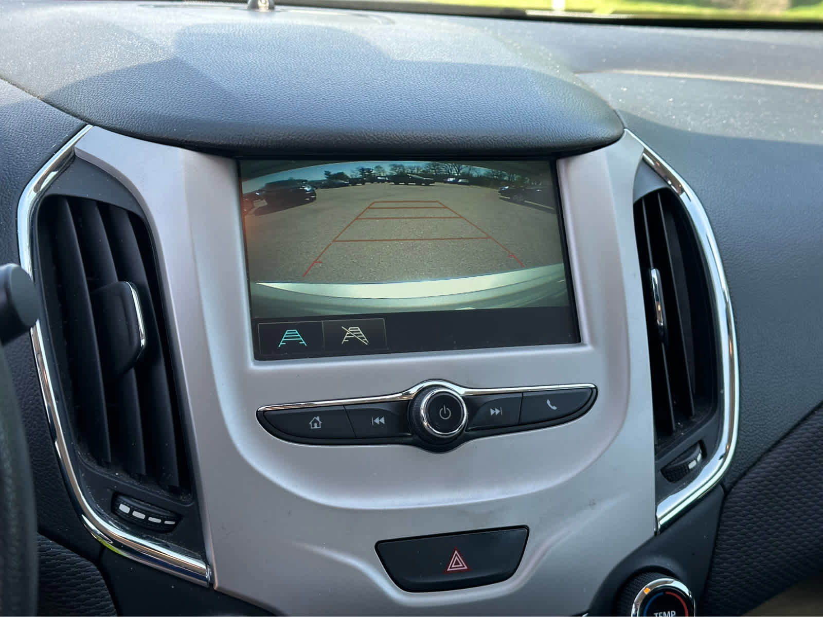 Used 2018 Chevrolet Cruze LS FWD image 15