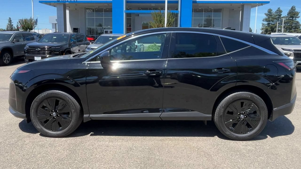 Used 2025 Nissan Murano SV FWD image 4