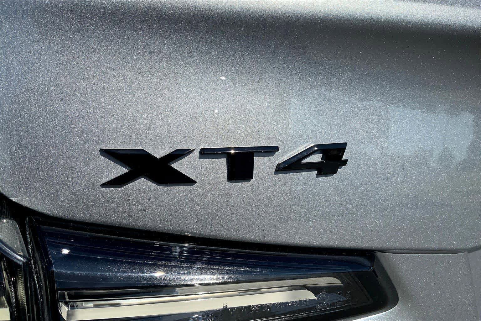 Used 2025 Cadillac XT4 Sport w/ LPO, Onyx Lite Package FWD image 31