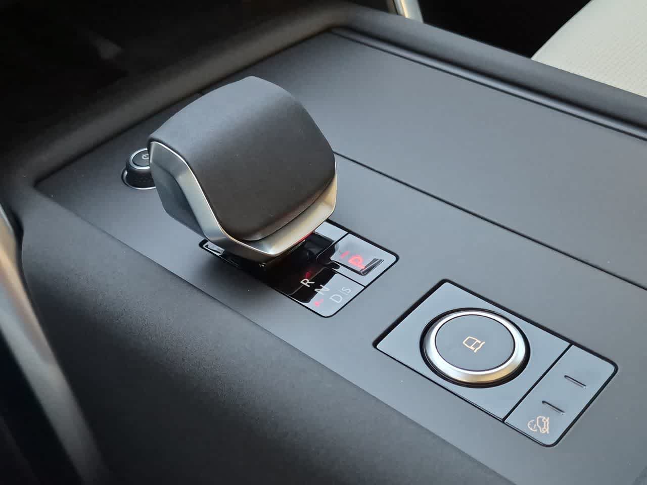 New 2026 Land Rover Discovery S AWD/4WD image 35