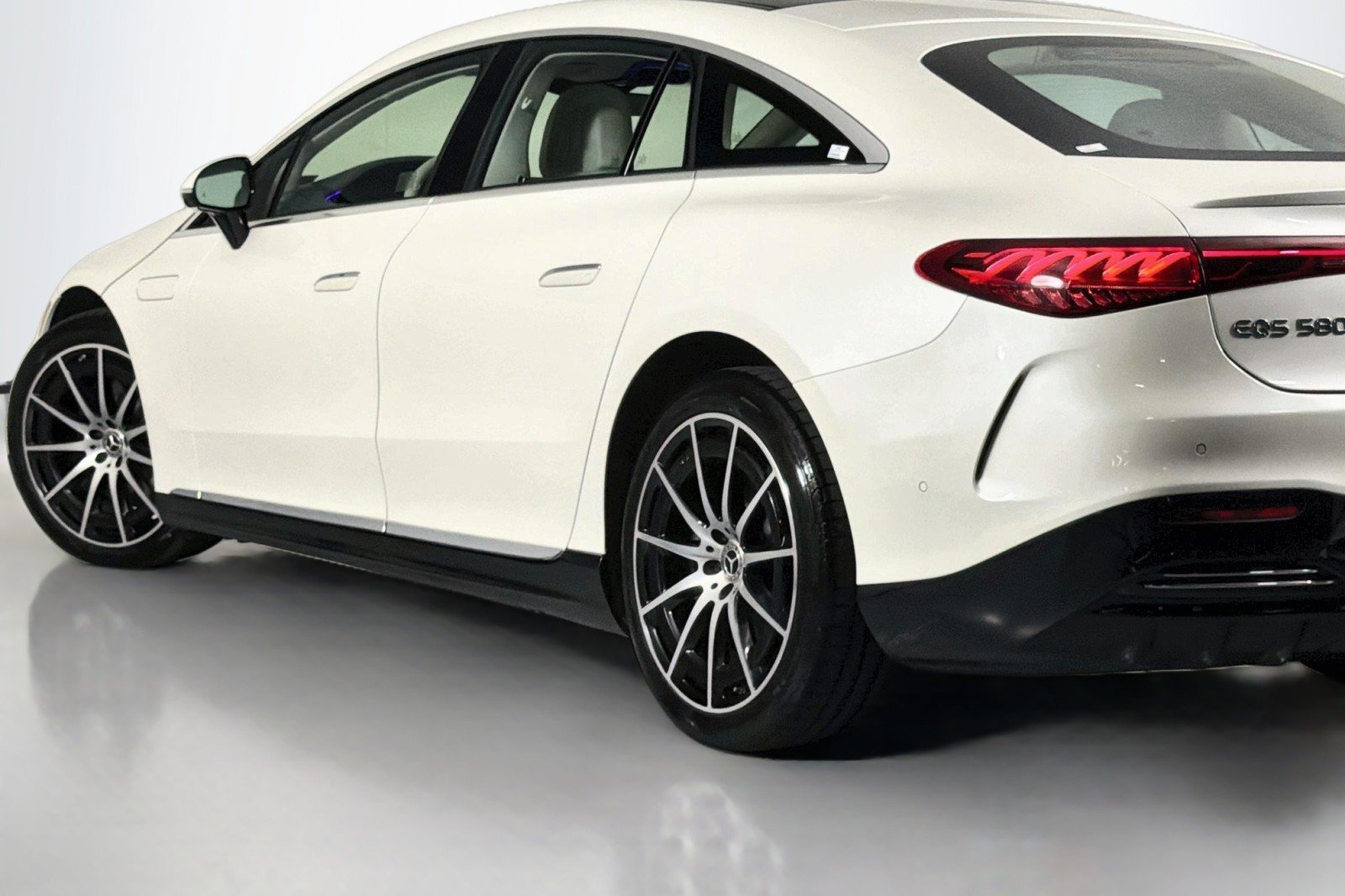 Certified 2023 Mercedes-Benz EQS 580 4MATIC Sedan image 14