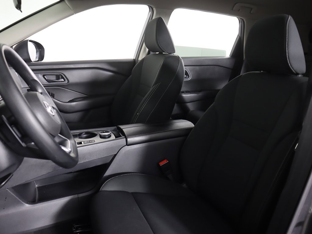 Used 2024 Nissan Rogue S image 25