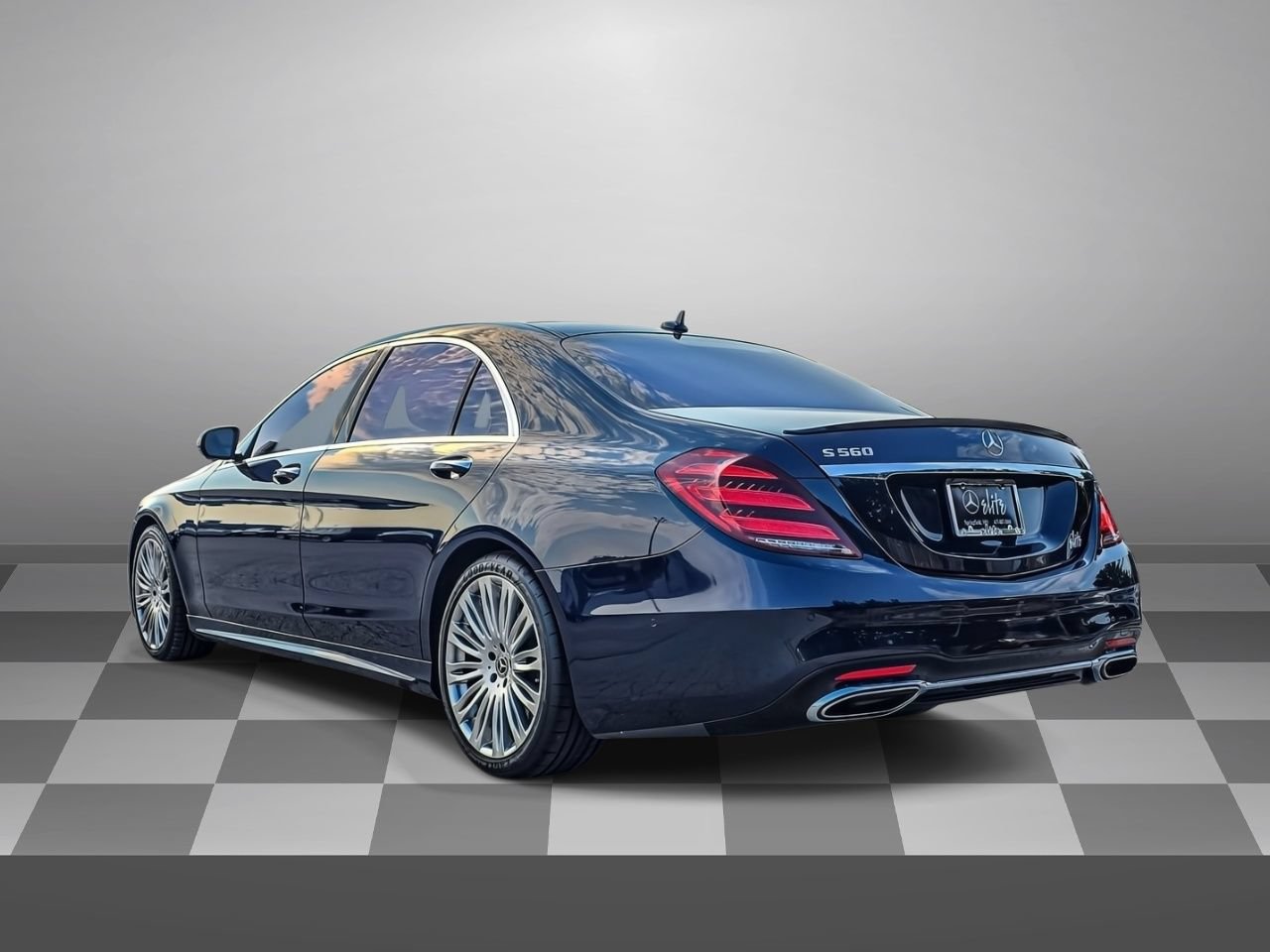 Used 2019 Mercedes-Benz S 560 Sedan image 4