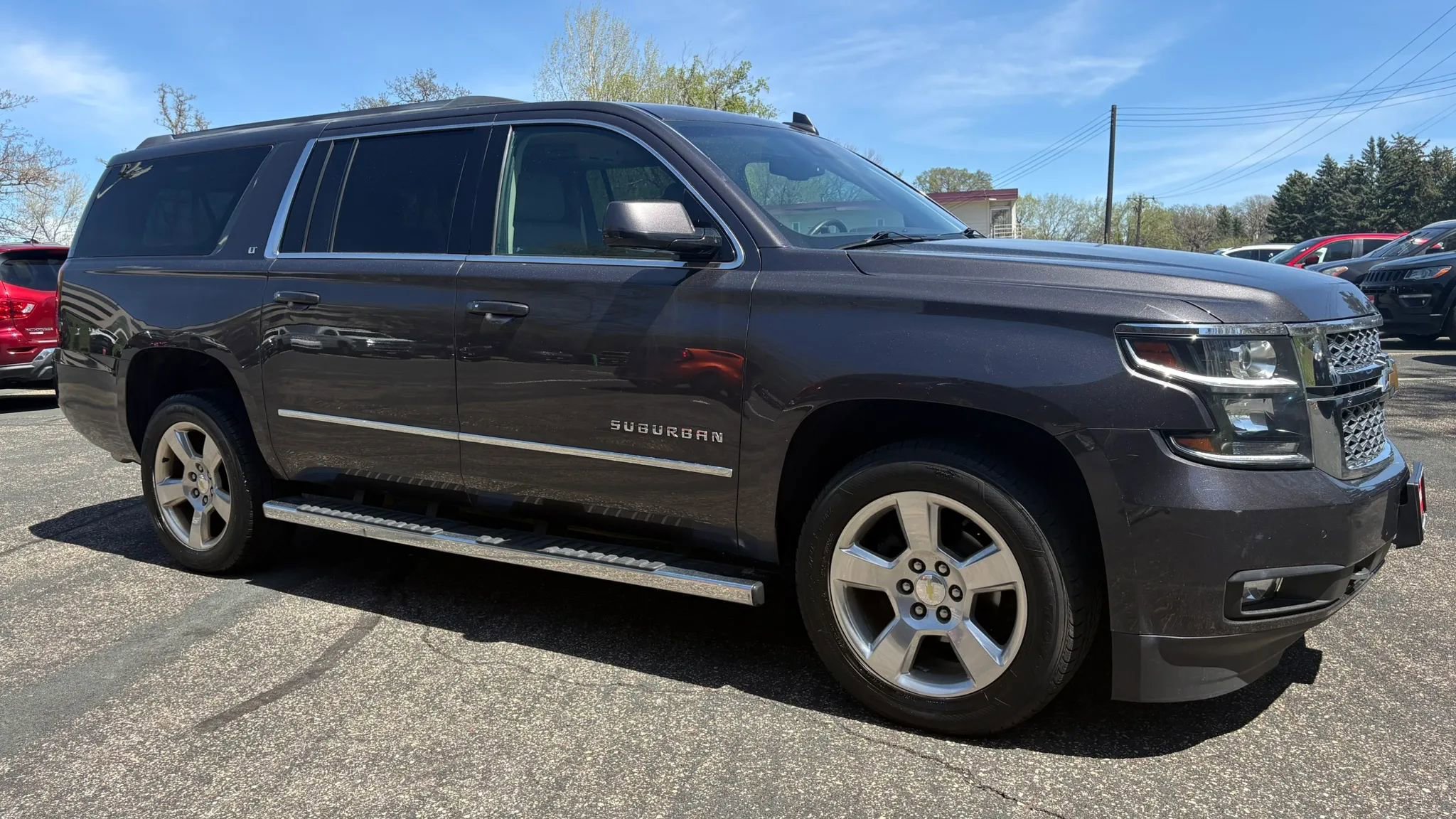 Used 2018 Chevrolet Suburban LT w/ LT Signature Package AWD/4WD image 12