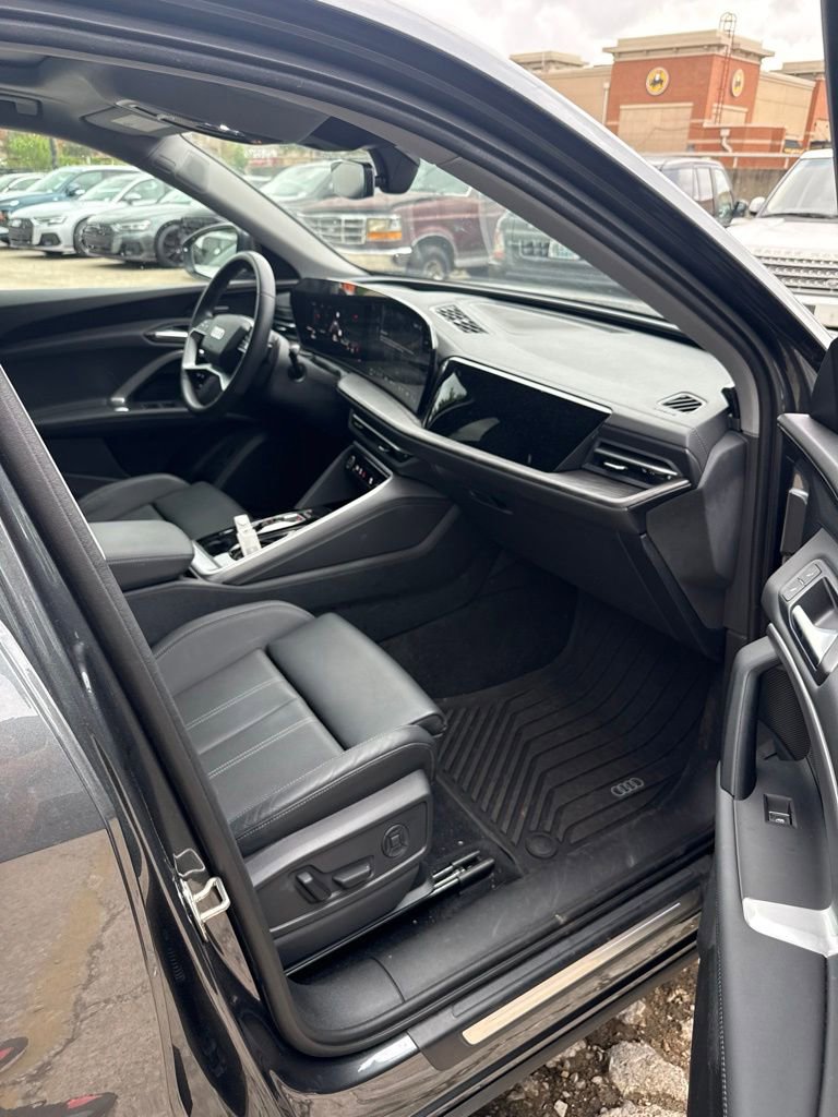 Used 2025 Audi Q5 Premium Plus w/ Premium Plus AWD/4WD image 13