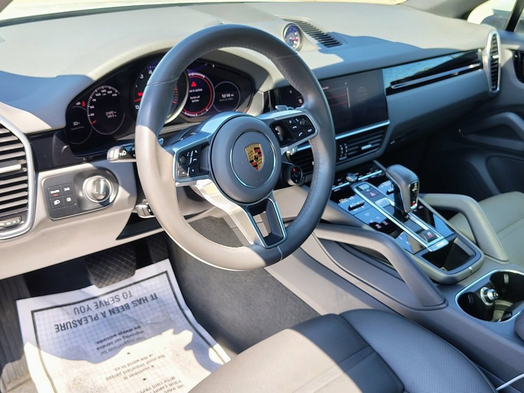 Used 2023 Porsche Cayenne Coupe AWD/4WD image 16