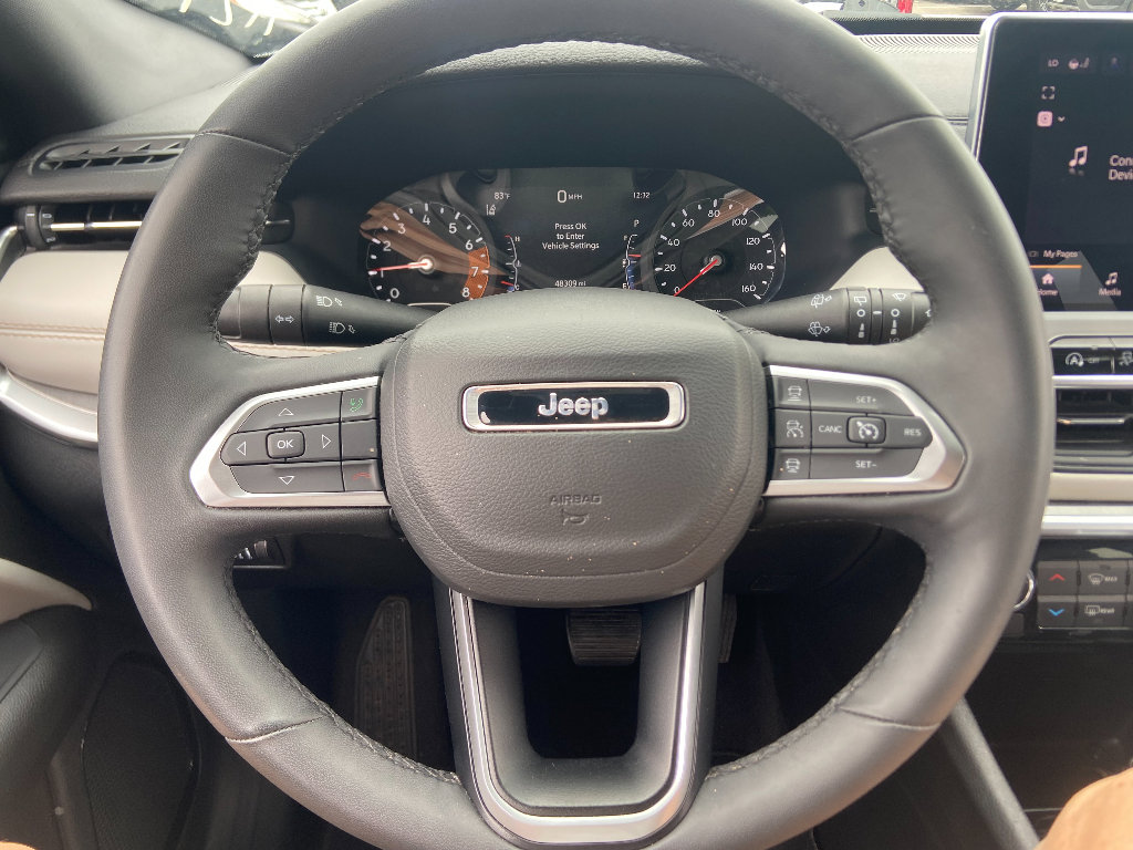 Used 2025 Jeep Compass Limited AWD/4WD image 12