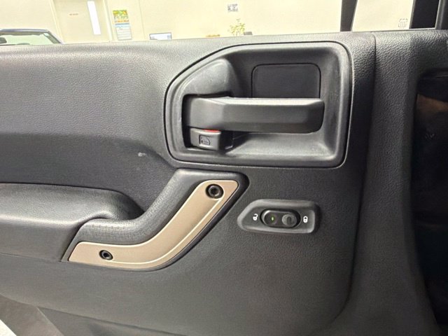 Used 2016 Jeep Wrangler Sahara AWD/4WD image 22