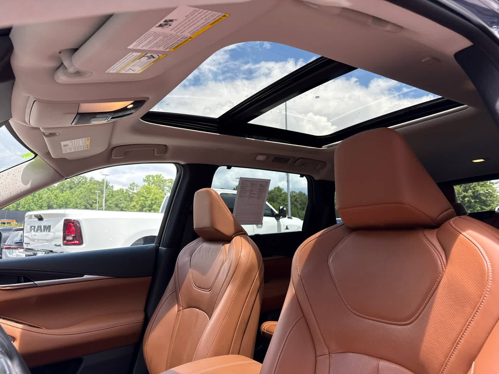 Used 2025 INFINITI QX60 Sensory AWD/4WD image 22