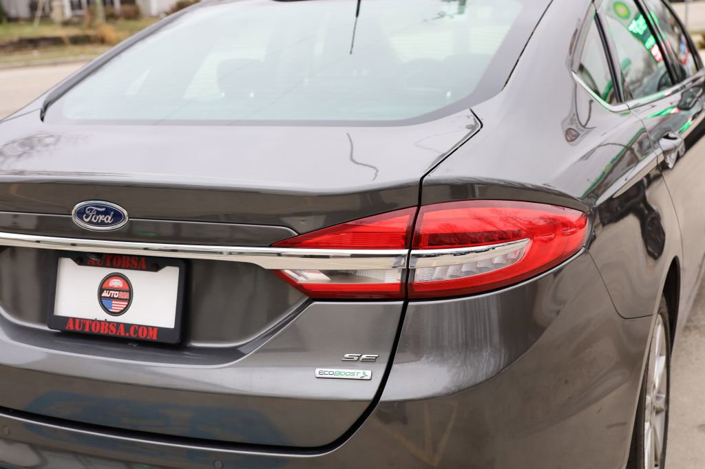 Used 2017 Ford Fusion SE w/ Fusion SE Technology Package image 29
