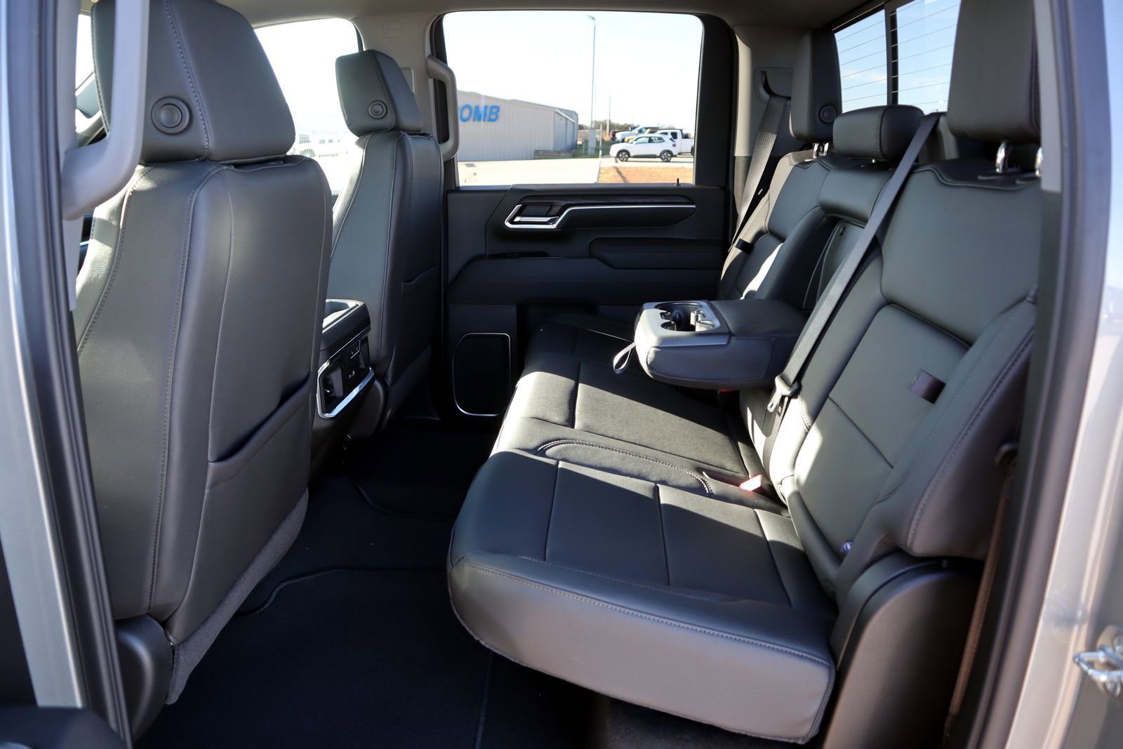 New 2026 GMC Sierra 3500 SLT w/ Texas SLT Premium Package AWD/4WD image 7
