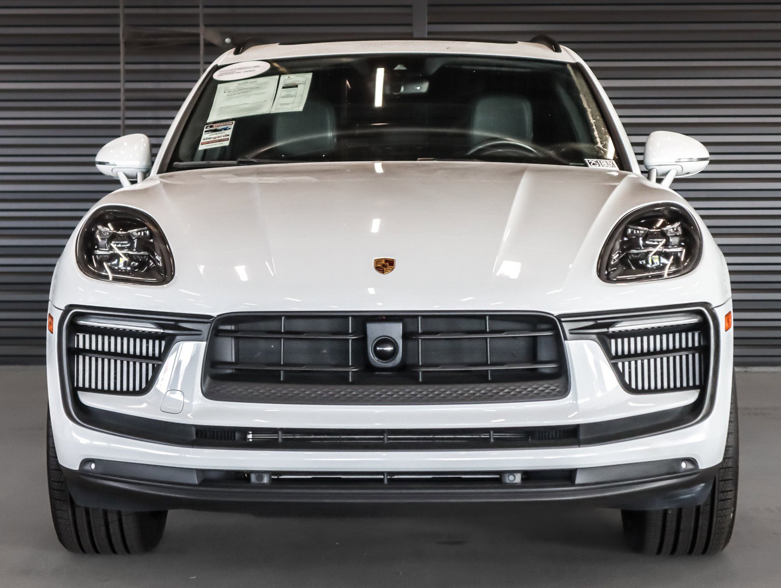 Certified 2023 Porsche Macan S AWD/4WD image 8