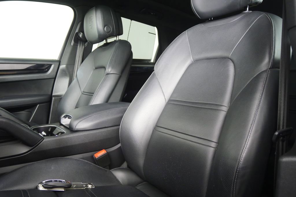 Used 2021 Porsche Cayenne AWD/4WD image 8