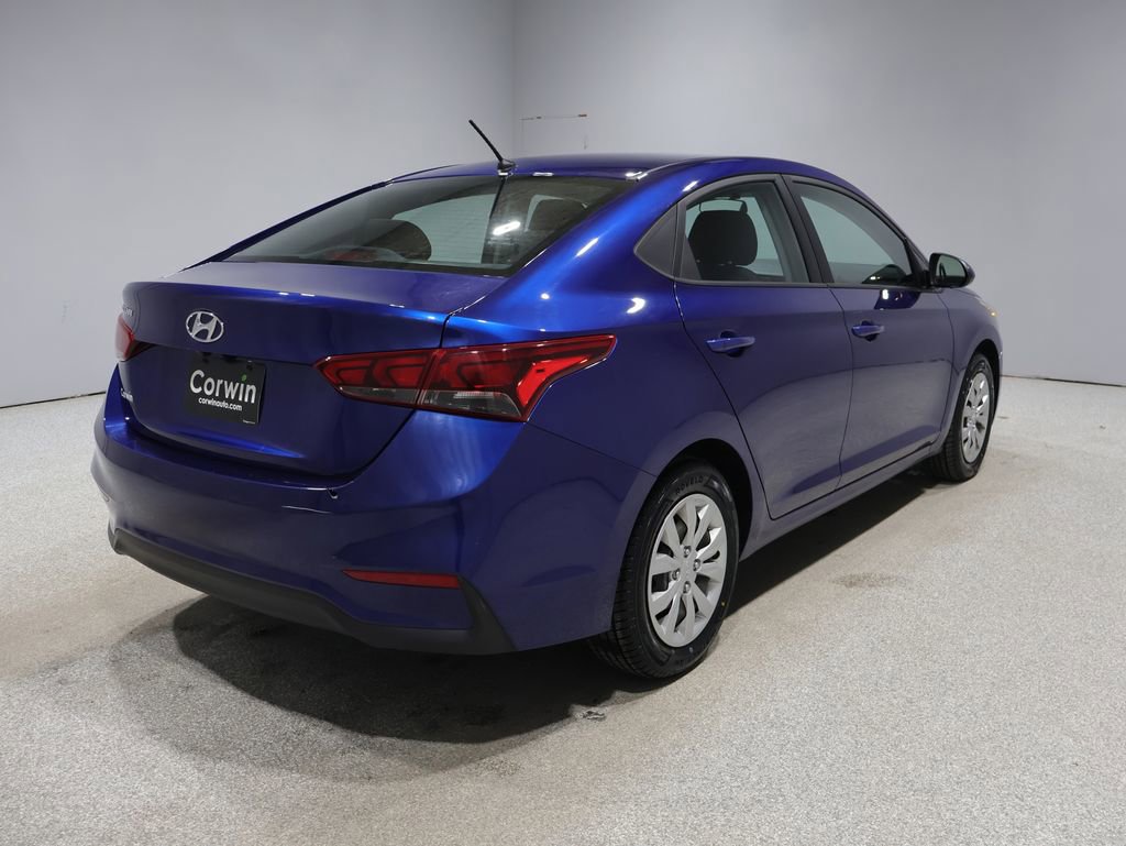 Used 2021 Hyundai Accent SE FWD image 2