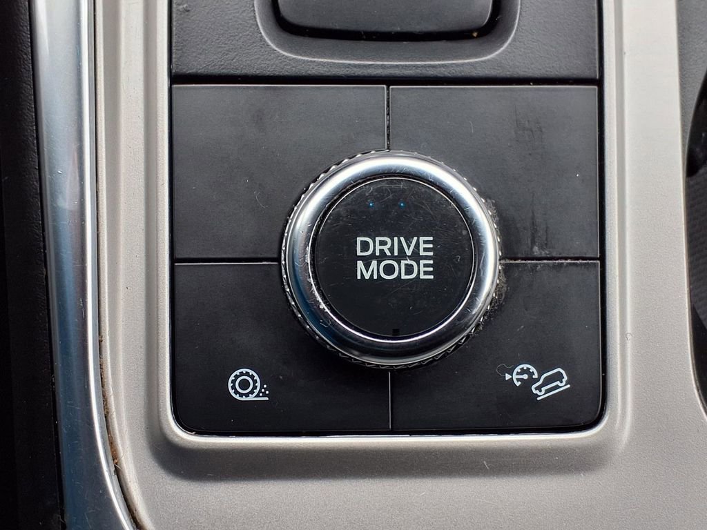 Certified 2022 Ford Explorer XLT w/ Equipment Group 202A image 19