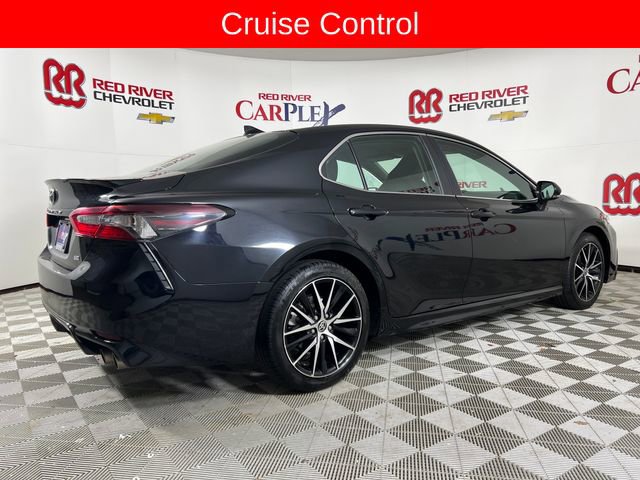 Used 2023 Toyota Camry SE image 8