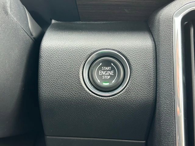 New 2026 GMC Acadia Denali w/ Super Cruise Package image 47