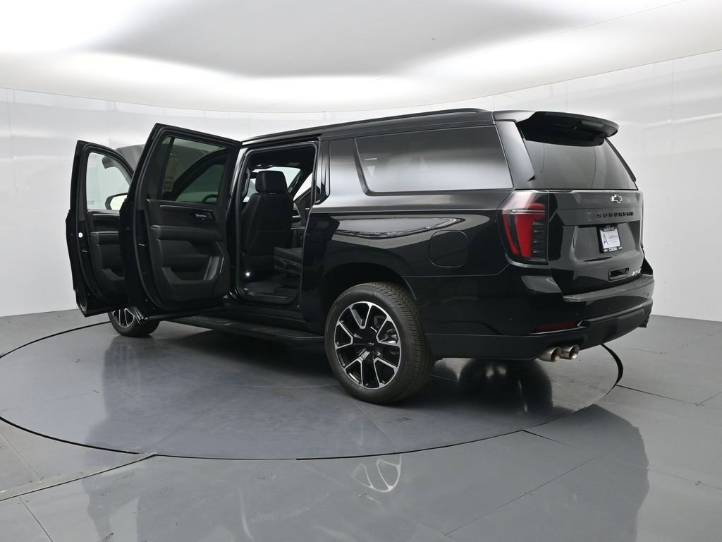 Used 2025 Chevrolet Suburban RST image 28