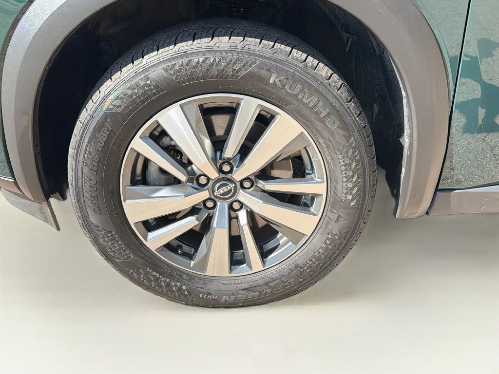 Used 2025 Nissan Pathfinder SL AWD/4WD image 33