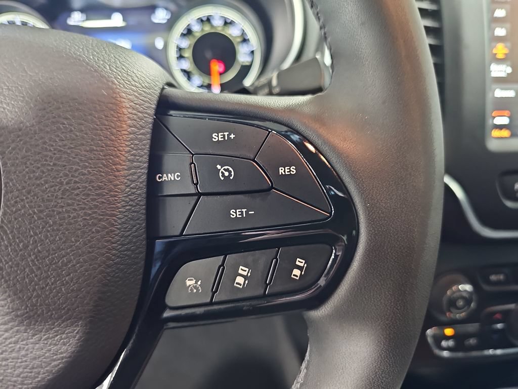 Used 2023 Jeep Cherokee Altitude Lux AWD/4WD image 17