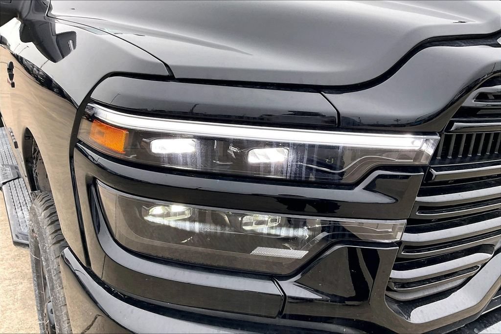 New 2026 RAM 2500 Laramie AWD/4WD image 14