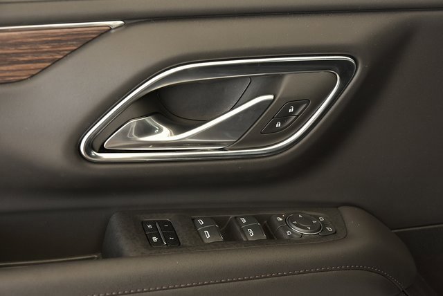 Used 2024 Chevrolet Suburban High Country image 13